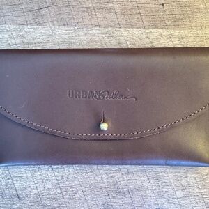 Urban Southern Ruby Wristlet Wallet/Clutch, Chestnut, Immaculate